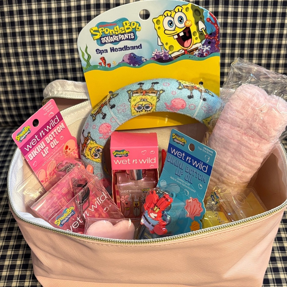 Wet n Wild SpongeBob Beauty Set with Pink and Blue Accents